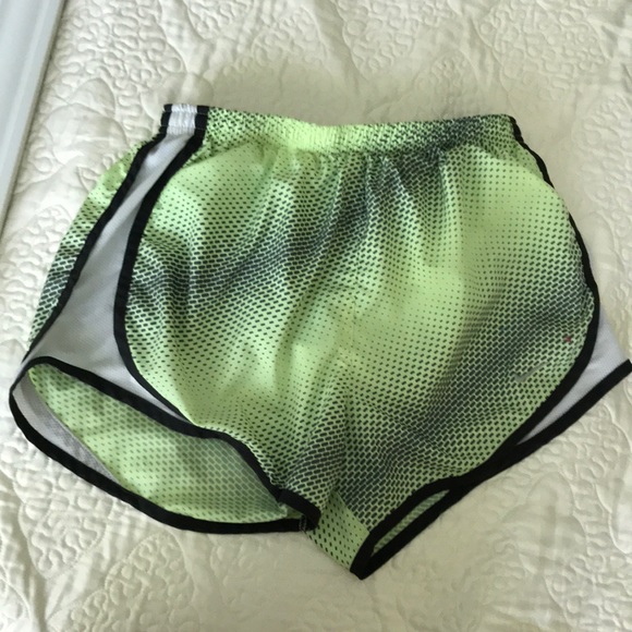 nike shorts size small - Picture 1 of 3